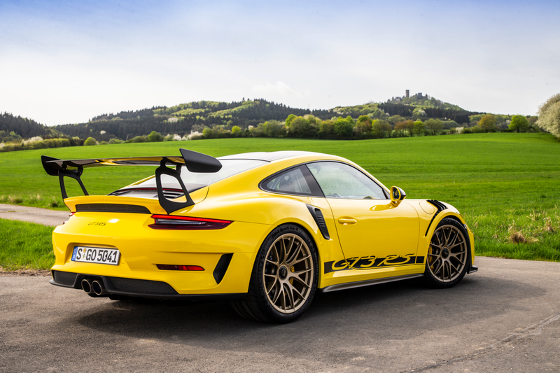 Illustration for article titled Put These Very Good 2019 Porsche 911 GT3 RS Photos In Your Life